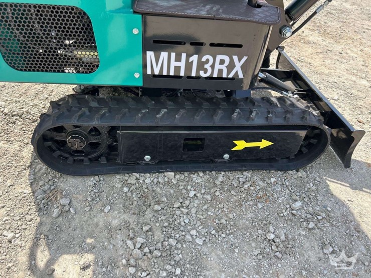 mini-excavator-image-22