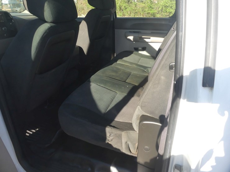 2013-gmc-3500-image-9