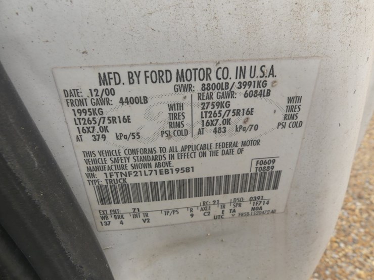 2001-ford-f250-image-12