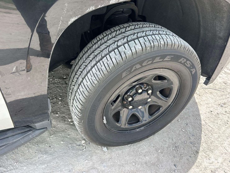 2019-chevrolet-tahoe-image-27