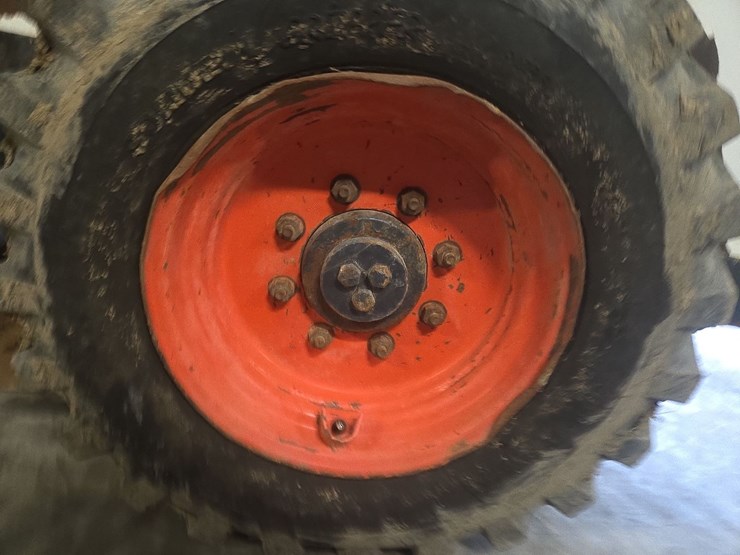 2013-bobcat-s630-image-43