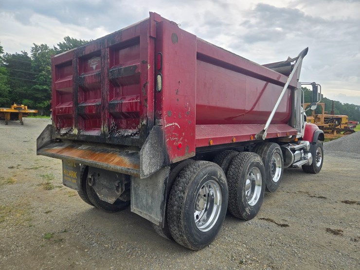#24355-•-2004-mack-cv713-granite-dump-truck-image-17
