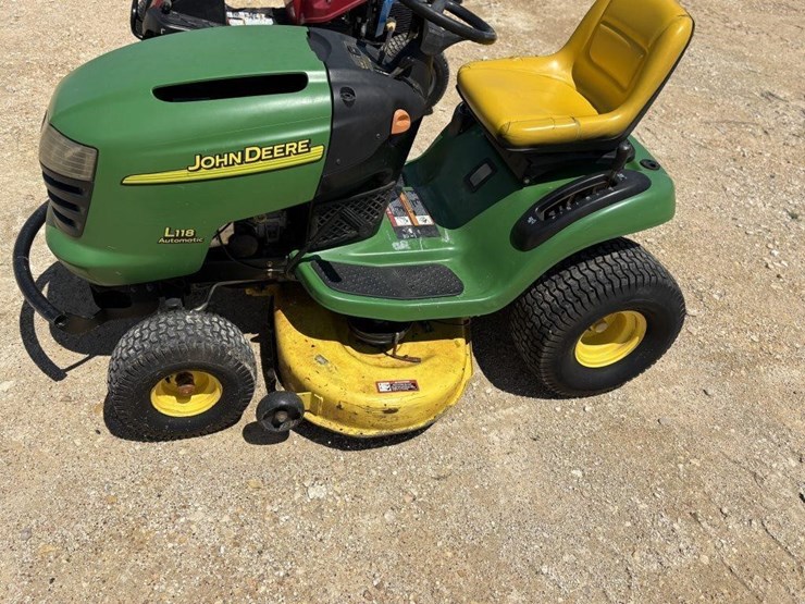 john-deere-l118-image-2