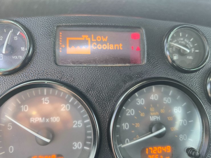 2014-peterbilt-365-image-90