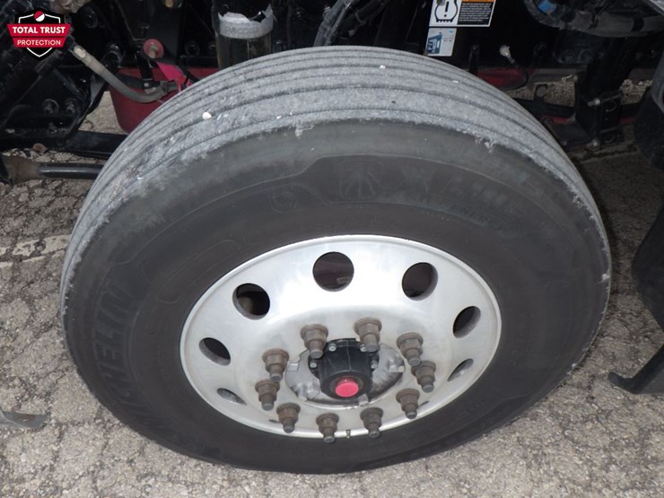 2022-kenworth-t680-image-21