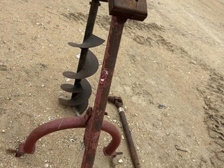 l3---rhino-post-hole-digger-image-3