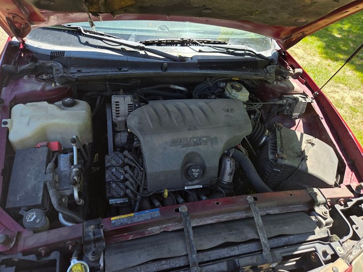 2003-pontiac-bonneville-sle-car-image-38