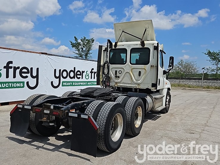 2019-freightliner-cascadia-125-image-6