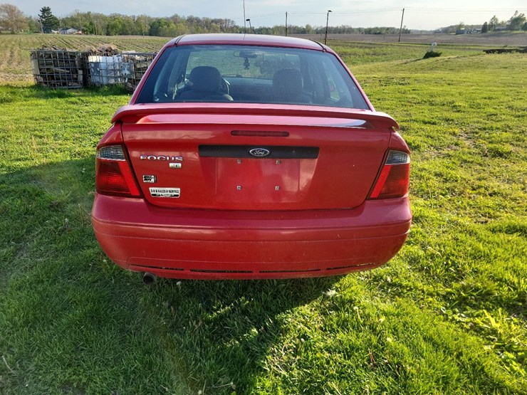 2007-ford-focus-sedan-image-4