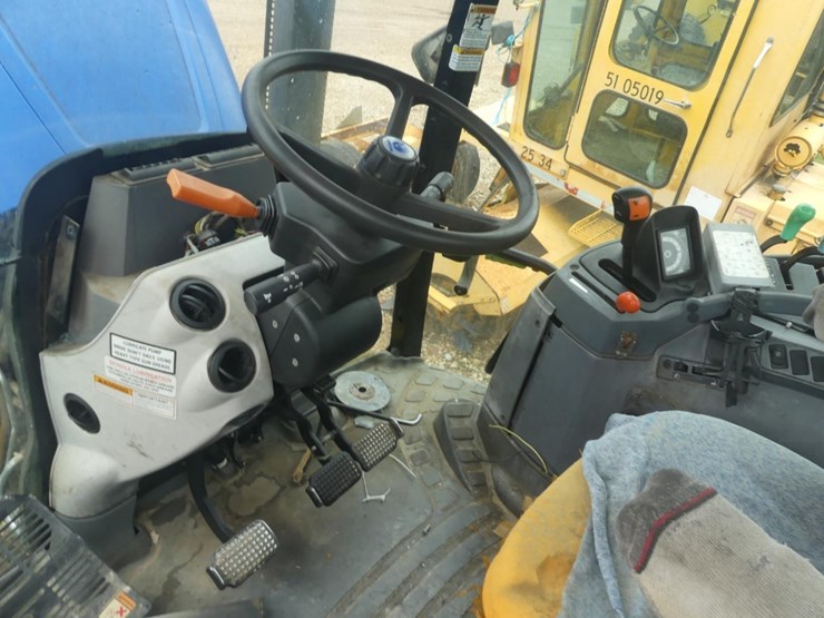 2007-new-holland-t6030-image-11