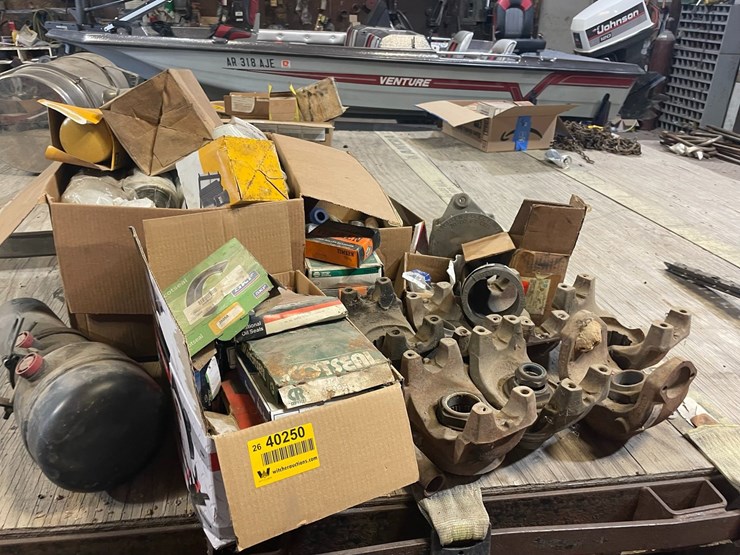 #40250-•-lot-of-misc-parts-image-2