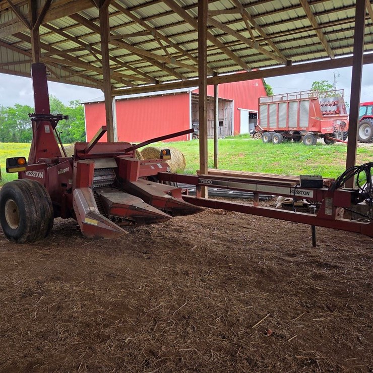 HESSTON 7500