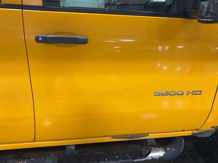 2016-chevrolet-silverado-3500hd-image-43