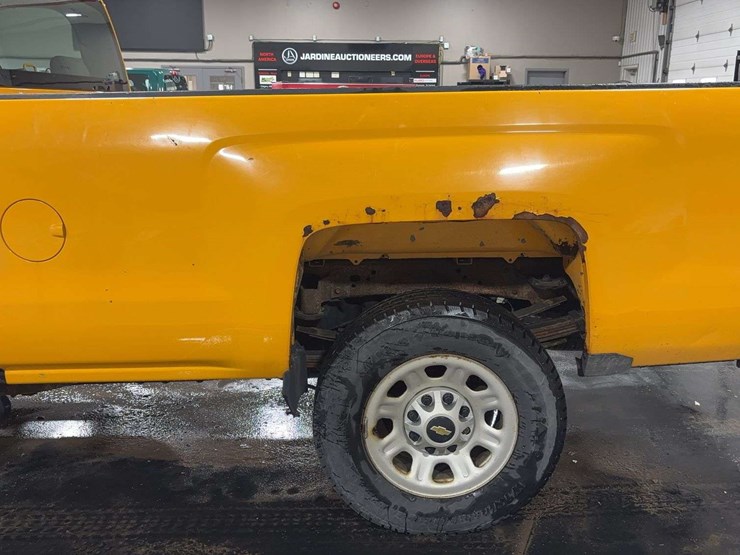2016-chevrolet-silverado-3500hd-image-34