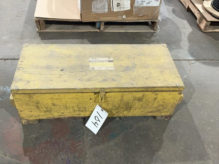 #104-•-enerpac-p-392-hydraulic-ram-image-2