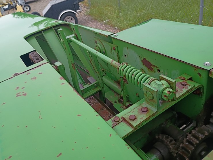 john-deere-336-image-15