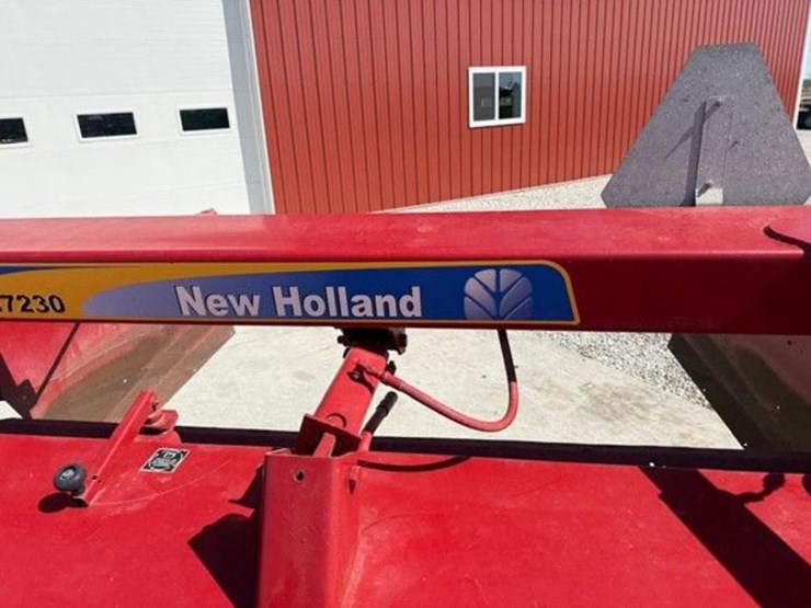 2015-new-holland-7230-discbine-image-36
