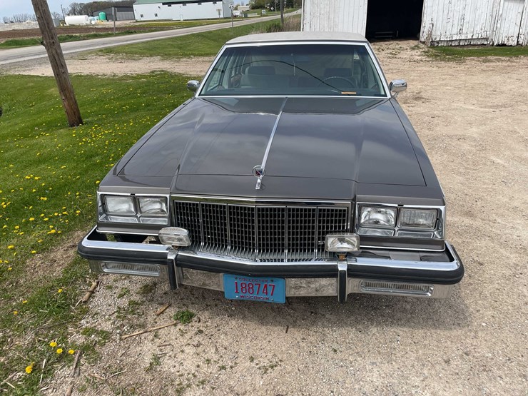 #140-•-1983-buick-park-avenue-(title-in-delay)-(kaukauna,-wi)-image-2