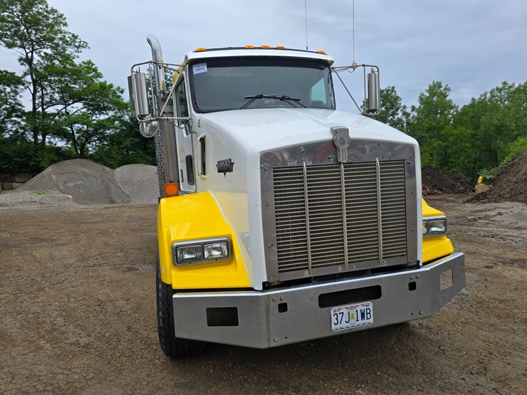 1999-kenworth-t800-image-32