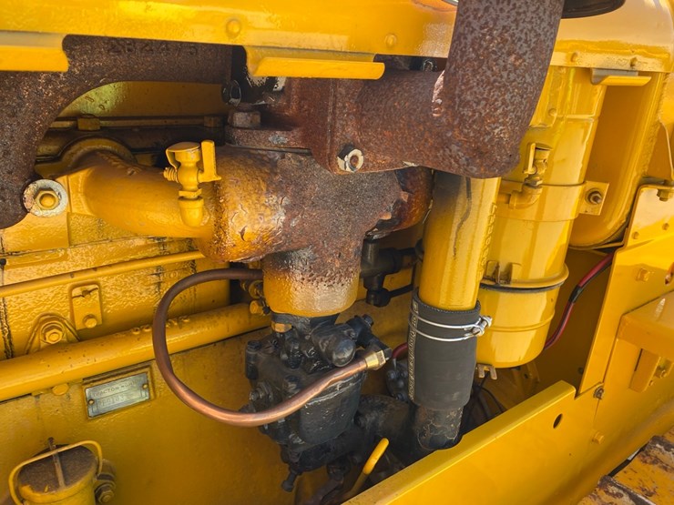 caterpillar-22-image-12