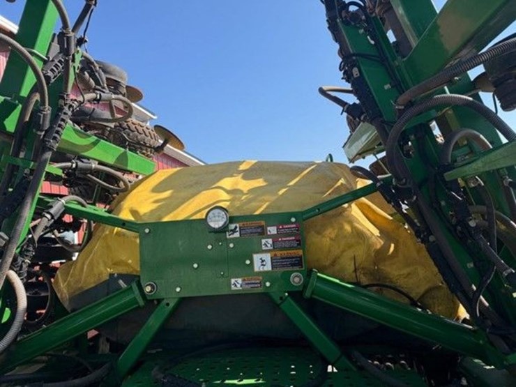 2010-john-deere-1990-image-36