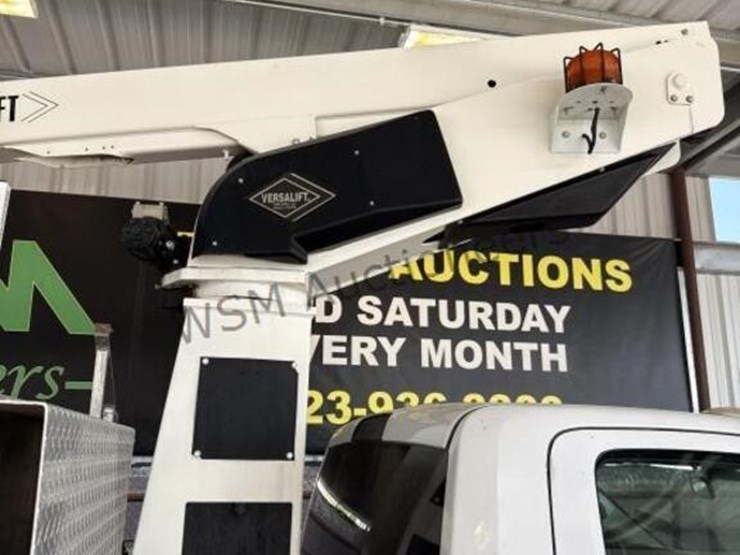 2015-ram-4500-bucket-truck-image-12
