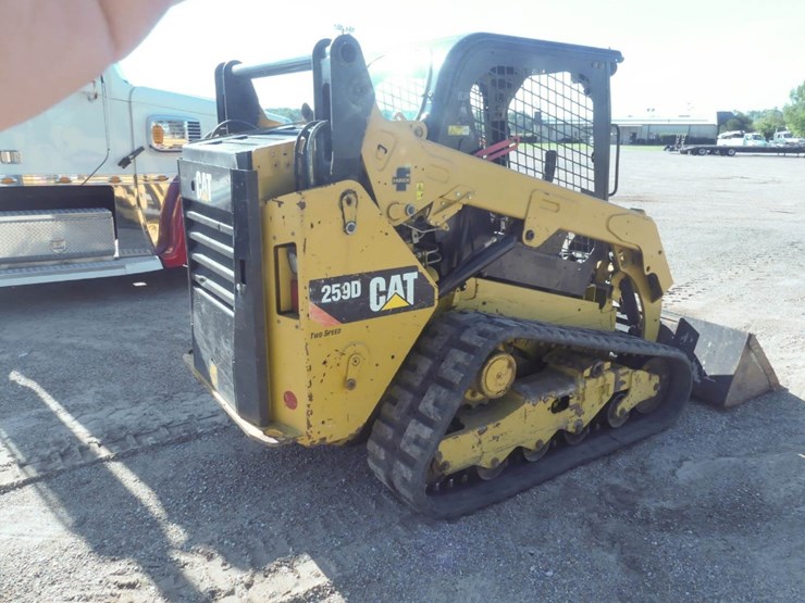2016-caterpillar-259d-image-3