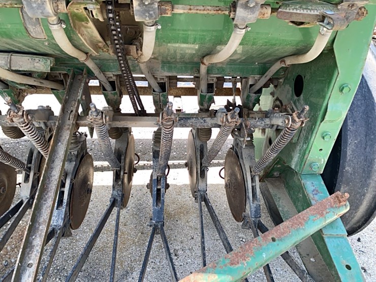 john-deere-8300-image-10