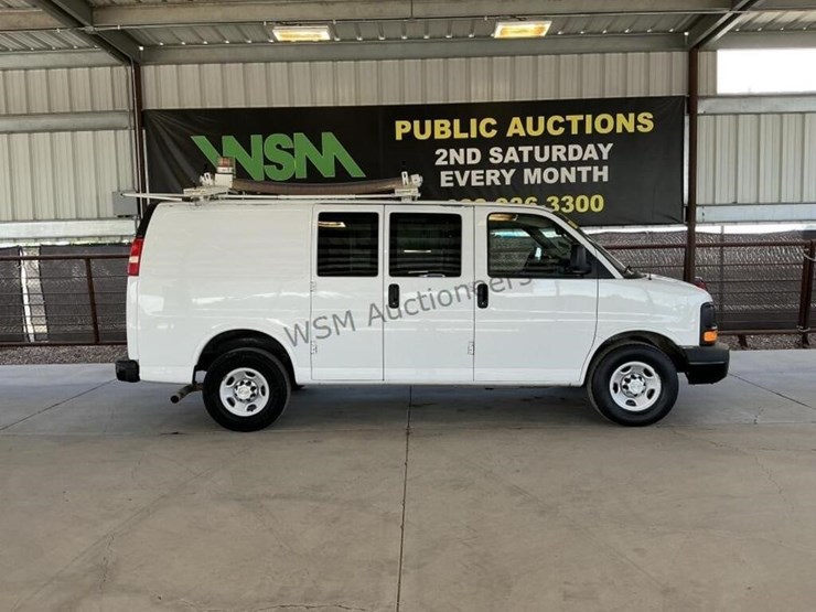 2013-chevrolet-express-2500-image-1