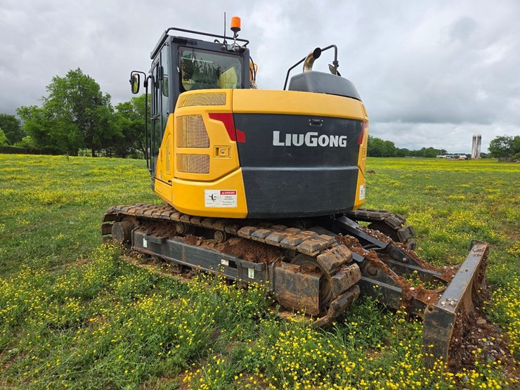 2022-liugong-excavator---only-318-hours-image-19