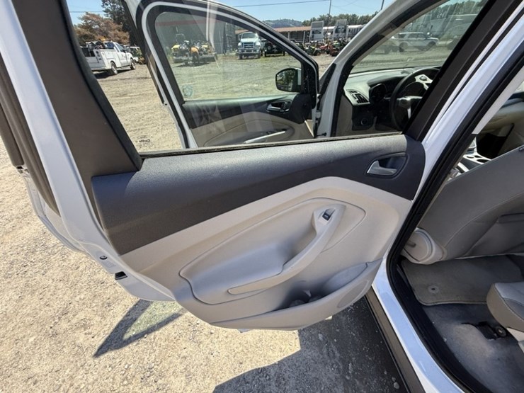 2013-ford-escape-image-22