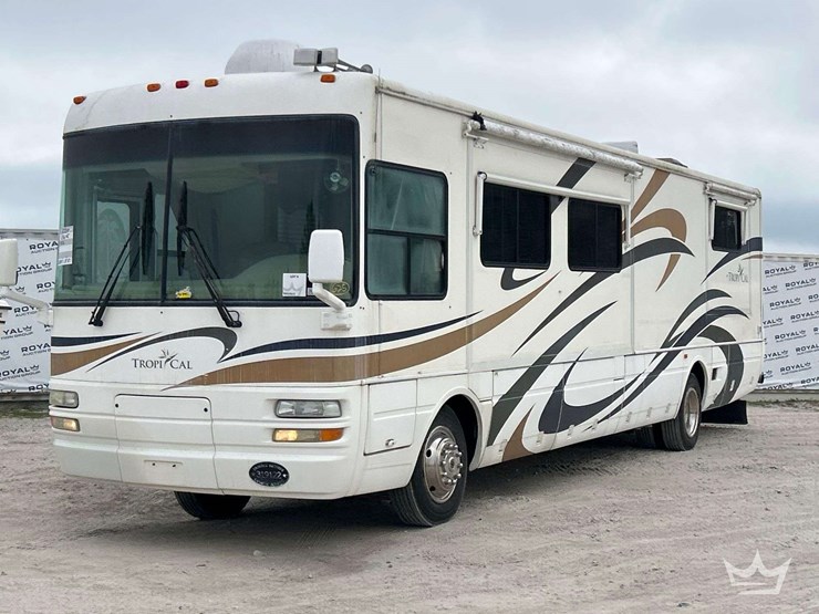 2005-freightliner-tropi-cal-t396-39ft.-class-a-motorhome-image-1