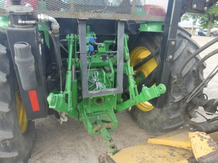 john-deere-6105e-image-4