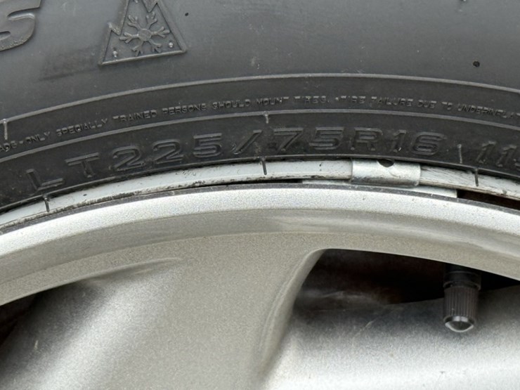 2013-ford-e350-image-19