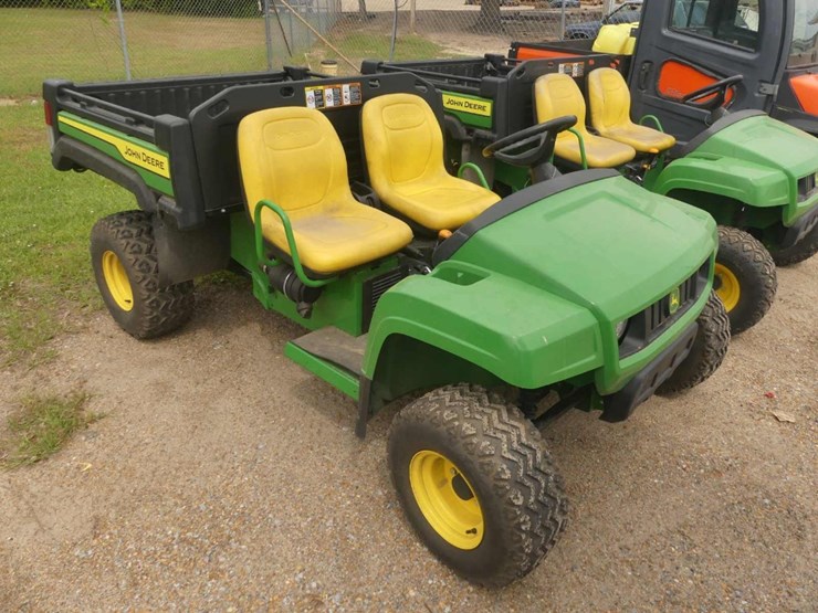 2024-john-deere-gator-image-2