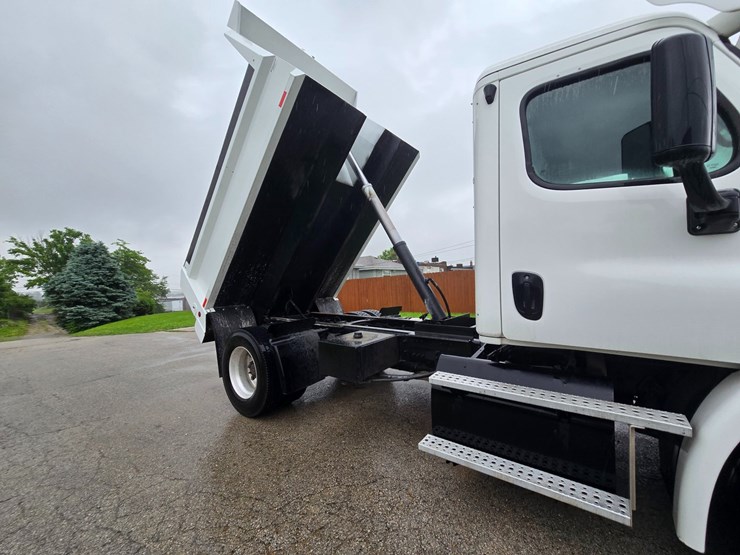 2015-freightliner-cascadia-113-image-88