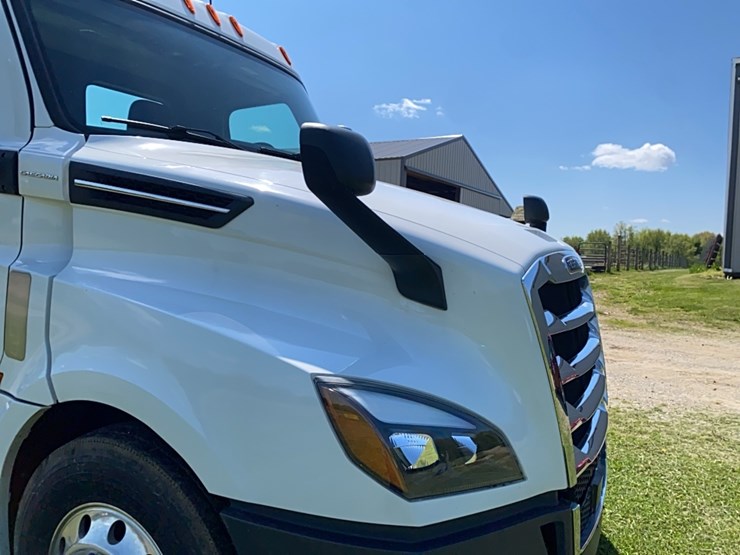 2019-freightliner-cascadia-day-cab-image-10