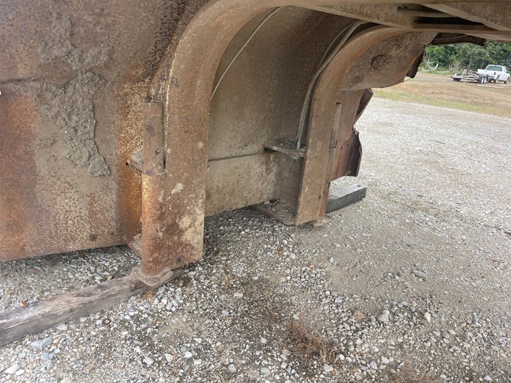#40220-•-1981-phelan-wtt-60k-226"-tri/a-steel-fixed-neck-lowboy-trailer-vin:-1r9h39304b1010324-image-18