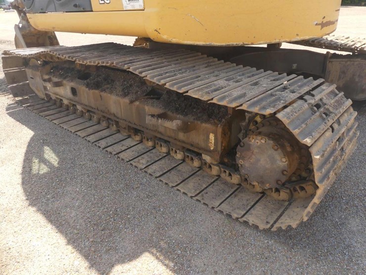 2014-deere-225d-lc-image-5