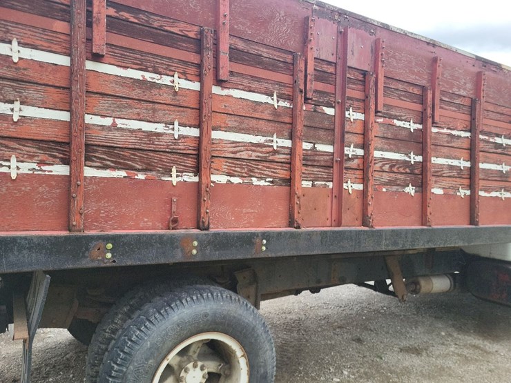 1982-international-1754-single-axle-grain-truck-image-33