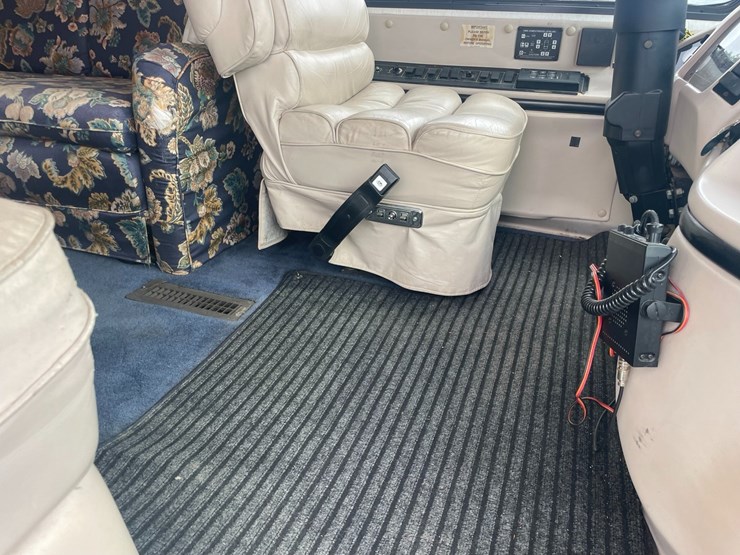 #40221-•-1994-holiday-rambler-s/a-motor-home-vin:-4s7nt9k0xrc015680-image-22