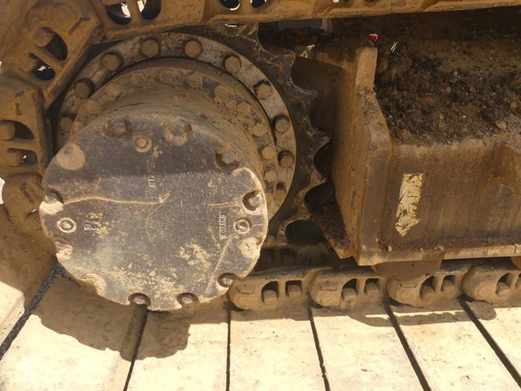 2014-deere-225d-lc-image-9
