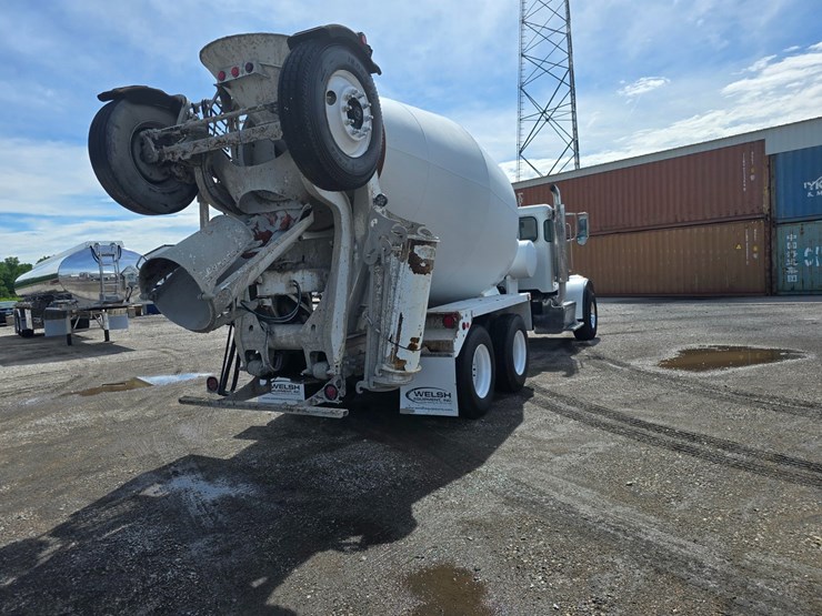 2014-peterbilt-365-image-26