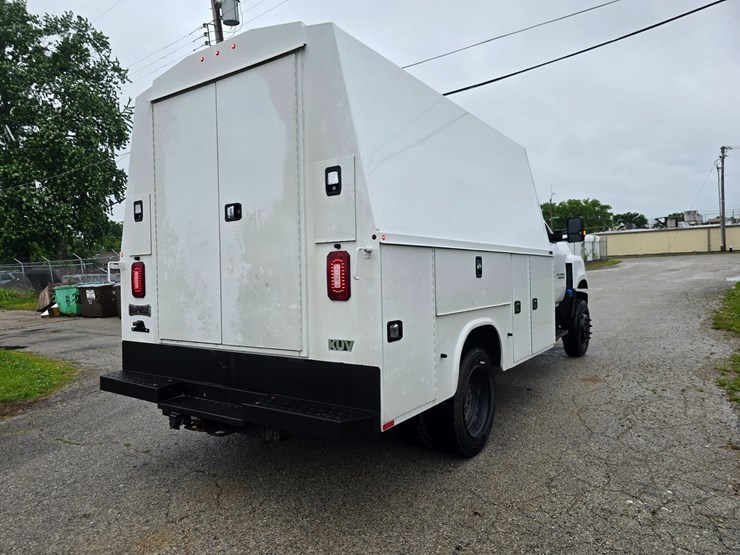 2021-chevrolet-silverado-6500hd-image-16