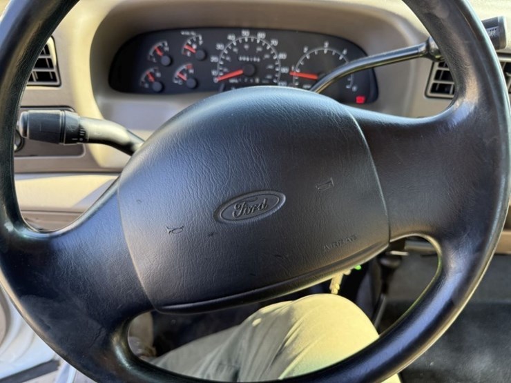 2001-ford-f350-image-32