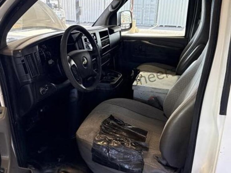 2014-chevrolet-express-1500-image-25