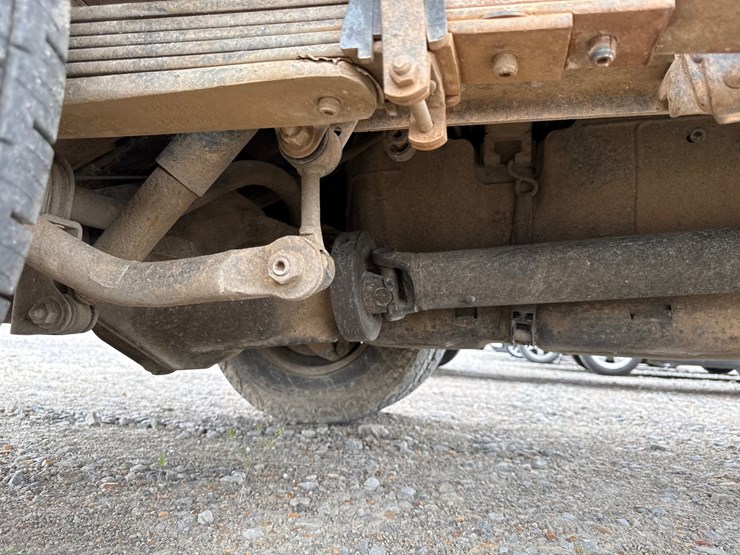 2004-chevrolet-silverado-3500-image-17