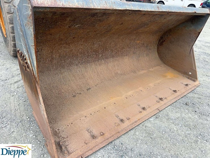 2011-deere-544k-image-15