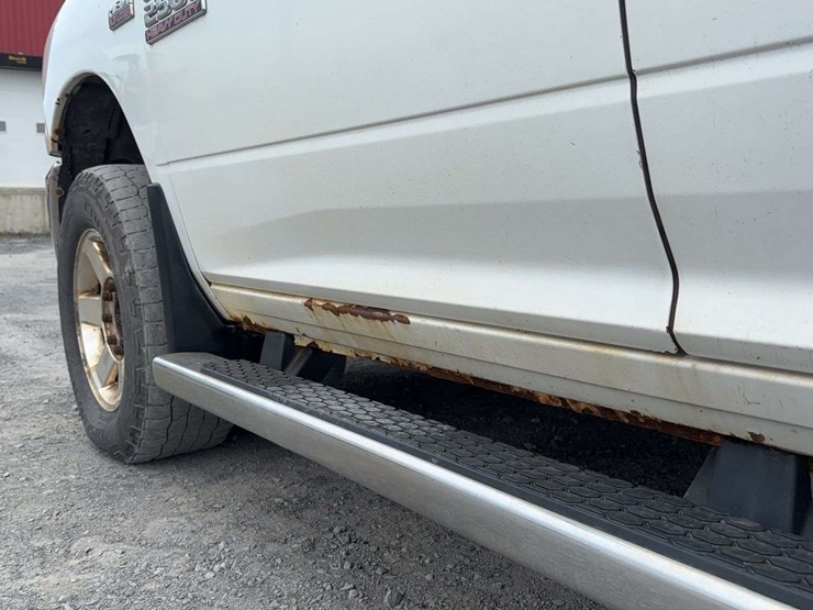 2013-dodge-2500-image-26