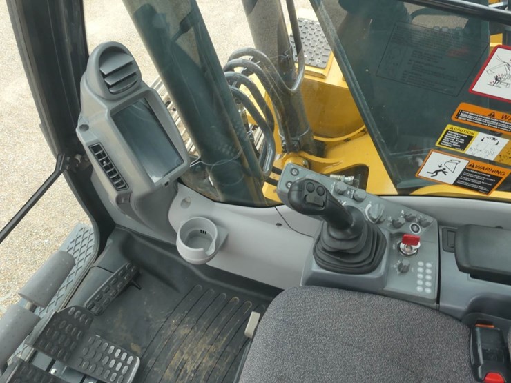 2023-john-deere-160-image-13
